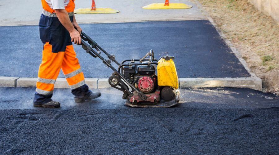 Professional gutter cleaning in Granville, IL
